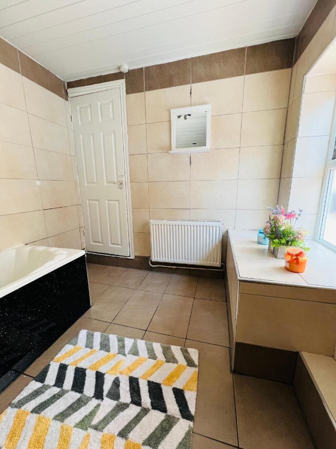 Luxurious Modern House In Anfield! Close To Lfc, Efc, City Centre!!! Liverpool Luaran gambar